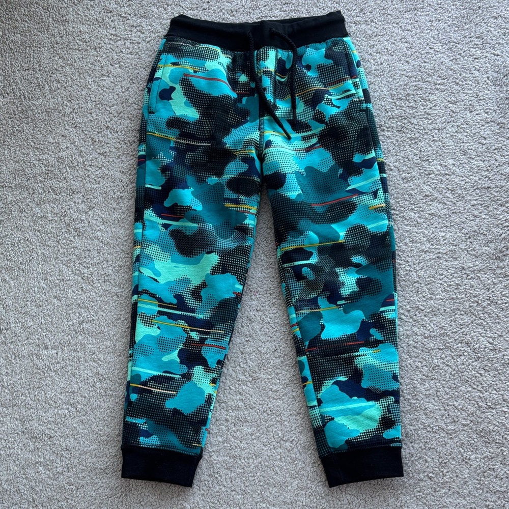 NWOT Lands End sherpa-lined joggers